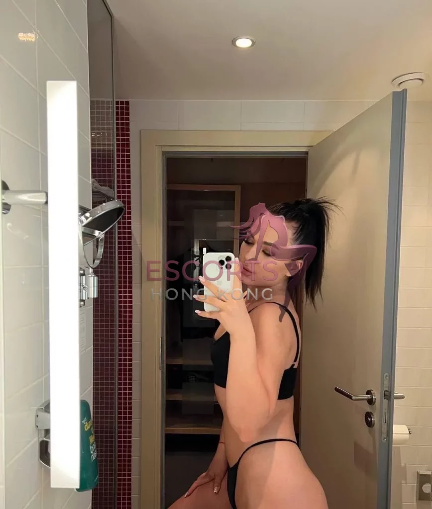 Mia, 23 years, 168 cm