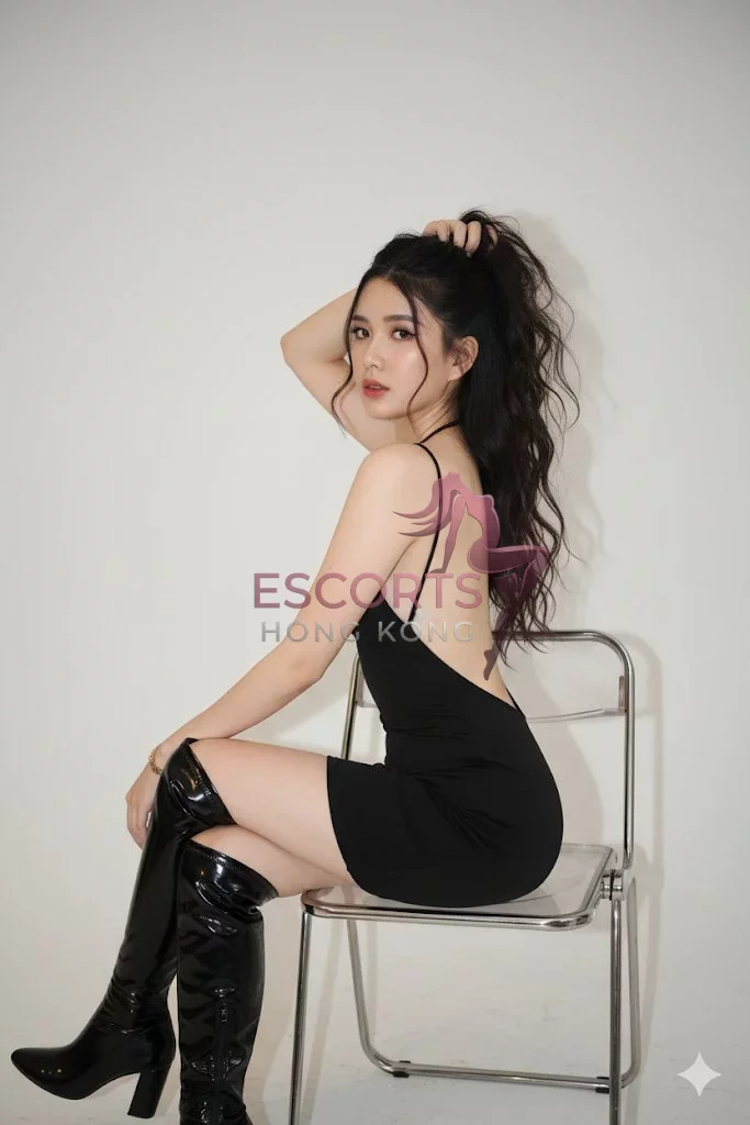 Hazel, 22 years, 155 cm